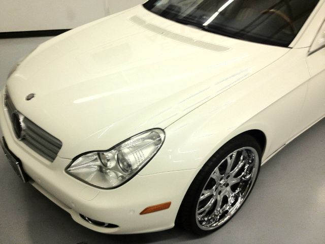 2007 Mercedes-Benz CLS-Class Extended VERY LOW Miles