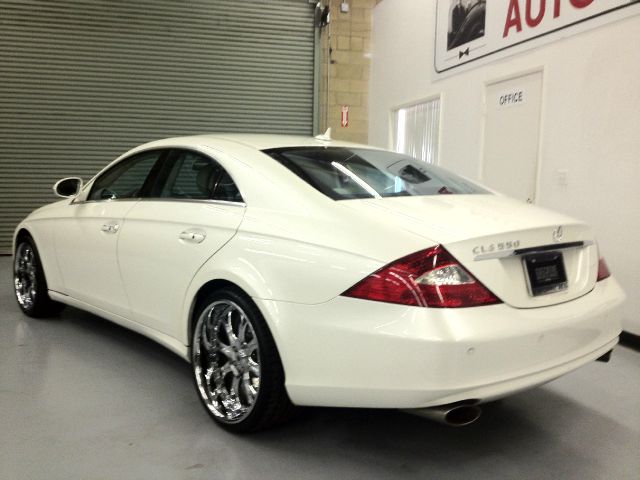 2007 Mercedes-Benz CLS-Class Extended VERY LOW Miles