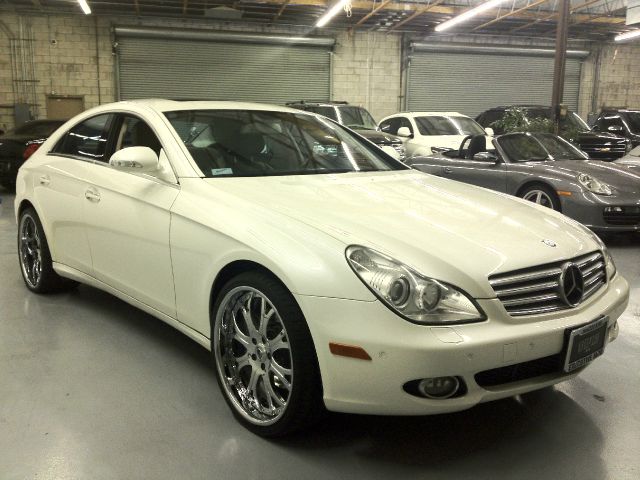 2007 Mercedes-Benz CLS-Class Extended VERY LOW Miles