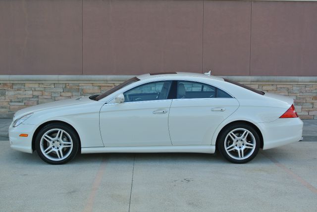 2007 Mercedes-Benz CLS-Class 4X4 Crew Cab Super Duty Lariat