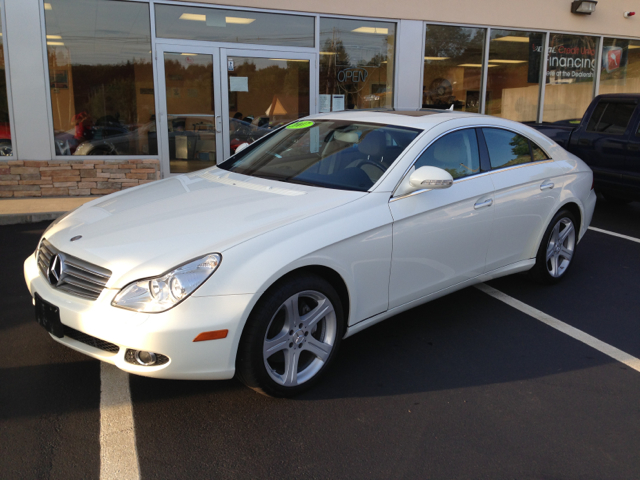 2007 Mercedes-Benz CLS-Class Extended VERY LOW Miles