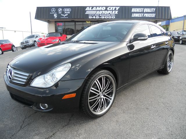 2008 Mercedes-Benz CLS-Class Extended VERY LOW Miles