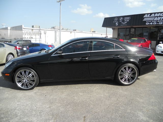 2008 Mercedes-Benz CLS-Class Extended VERY LOW Miles