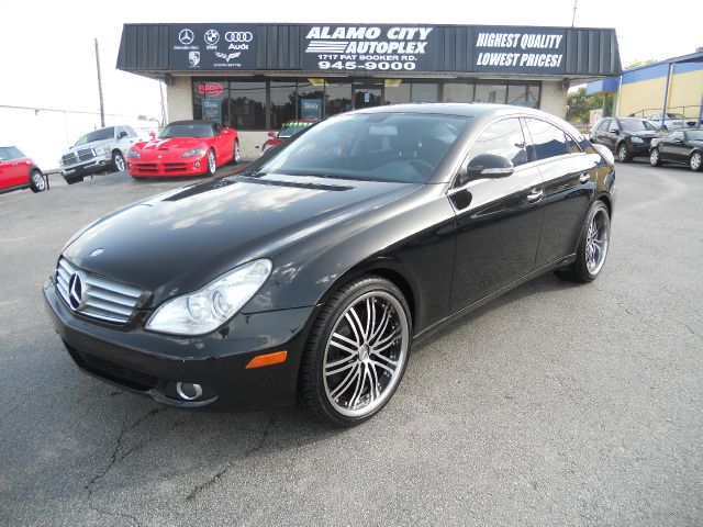 2008 Mercedes-Benz CLS-Class Extended VERY LOW Miles