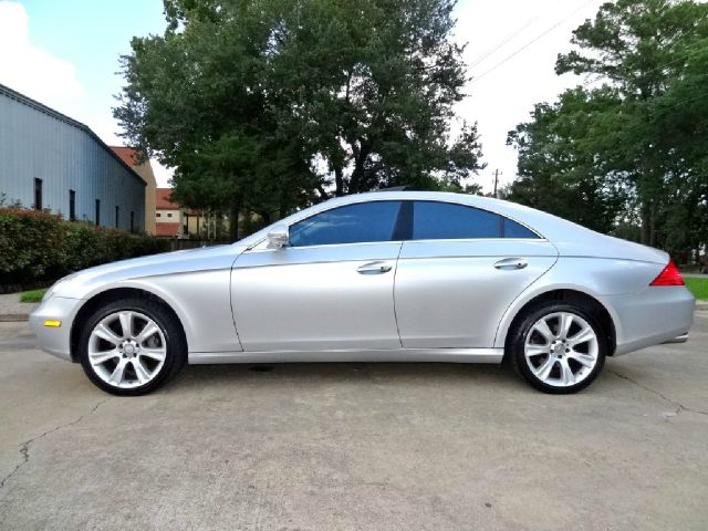 2008 Mercedes-Benz CLS-Class Extended VERY LOW Miles