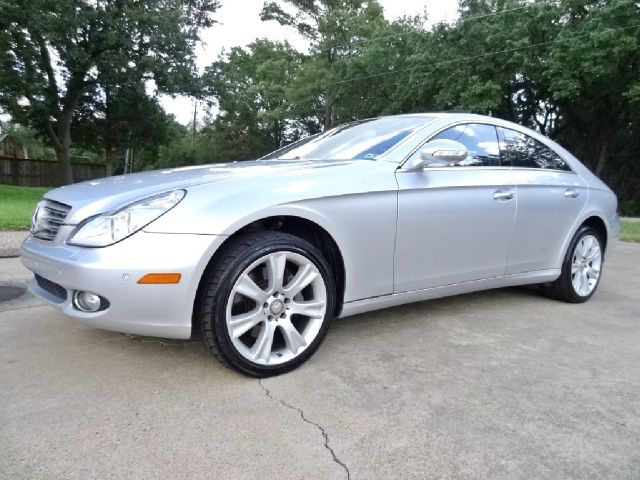 2008 Mercedes-Benz CLS-Class Extended VERY LOW Miles