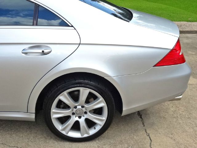 2008 Mercedes-Benz CLS-Class Extended VERY LOW Miles