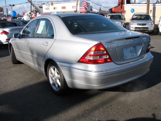 2003 Mercedes-Benz C Class 3.2 TL - Extra Sharp