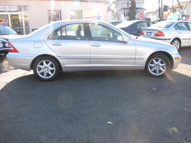 2003 Mercedes-Benz C Class 3.2 TL - Extra Sharp