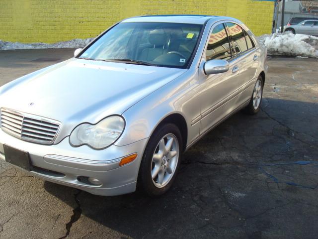 2003 Mercedes-Benz C Class 3.2 TL - Extra Sharp