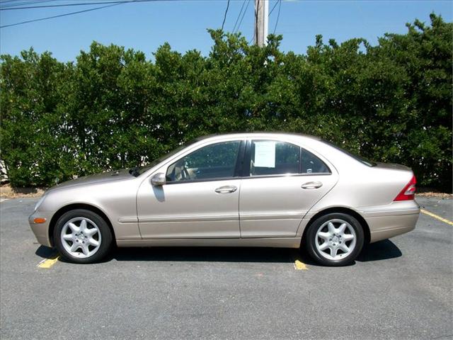 2003 Mercedes-Benz C Class 3.2 TL - Extra Sharp