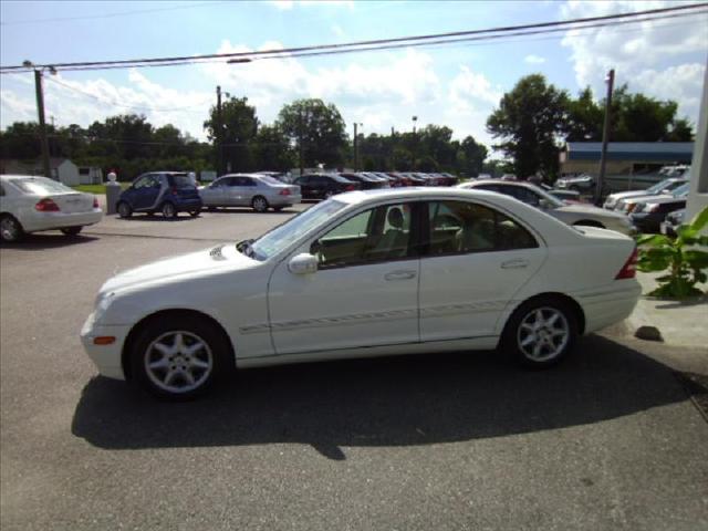 2004 Mercedes-Benz C Class 4dr Sedan SE