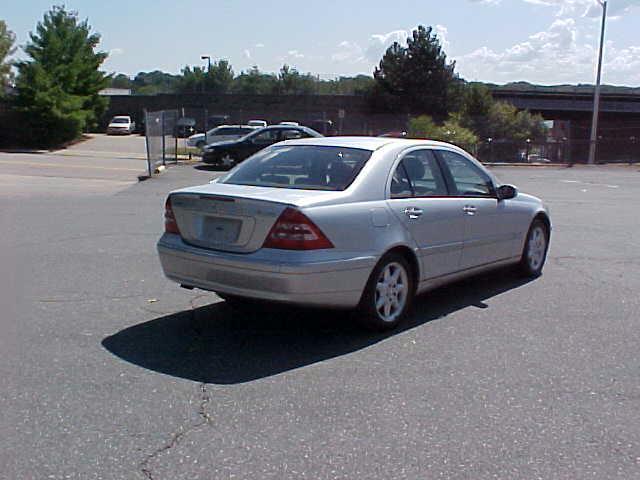 2004 Mercedes-Benz C Class LTZ 4x4 Nav DVD