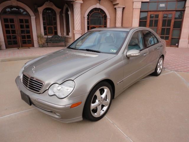 2004 Mercedes-Benz C Class 4dr Sedan SE