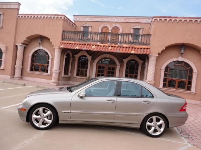 2004 Mercedes-Benz C Class 4dr Sedan SE