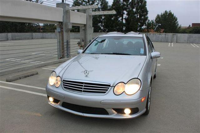 2005 Mercedes-Benz C Class 2dr AT EX