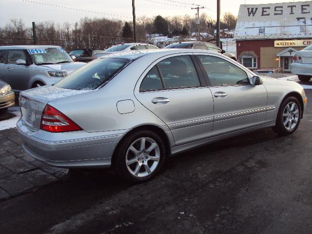 2007 Mercedes-Benz C Class SLE Pickup 4D 5 3/4 Ft