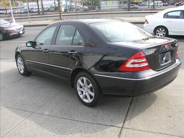 2007 Mercedes-Benz C Class V8 - AWD