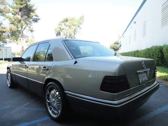 1994 Mercedes-Benz E-Class SXT