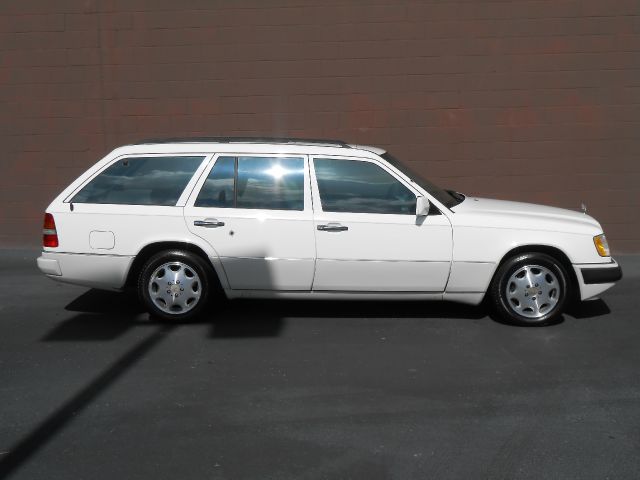 1995 Mercedes-Benz E-Class SXT