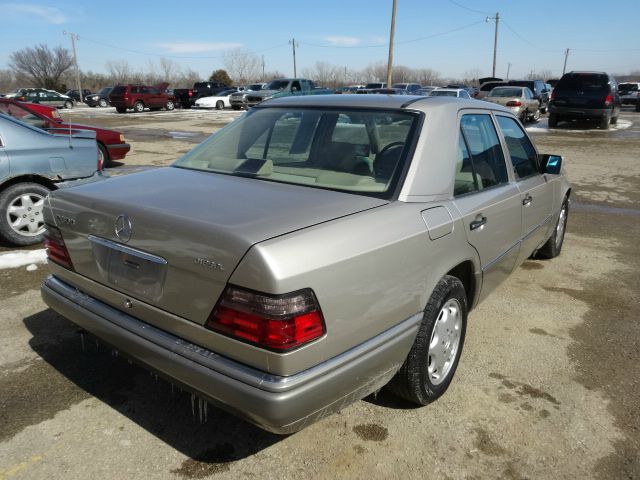 1995 Mercedes-Benz E-Class M5 --gps NAV, 2