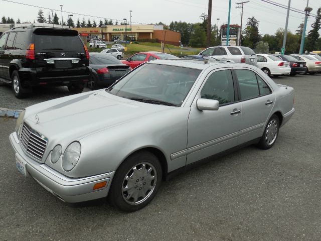 1996 Mercedes-Benz E-Class M5 --gps NAV, 2