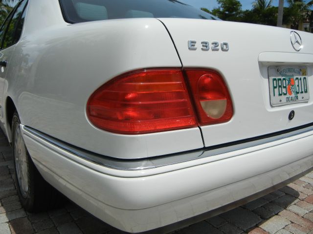 1997 Mercedes-Benz E-Class SXT