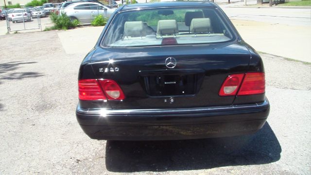 1997 Mercedes-Benz E-Class SXT