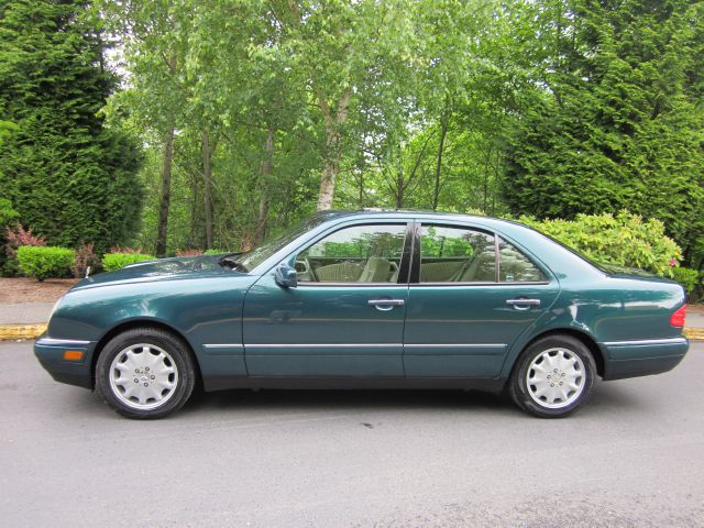 1997 Mercedes-Benz E-Class SXT