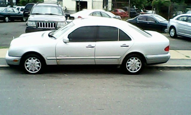 1998 Mercedes-Benz E-Class SXT