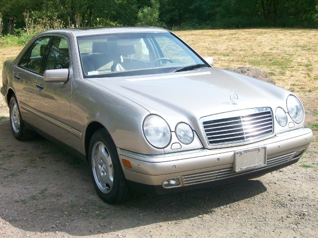 1998 Mercedes-Benz E-Class Doublecab V8