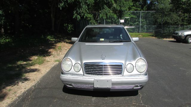 1998 Mercedes-Benz E-Class Doublecab V8