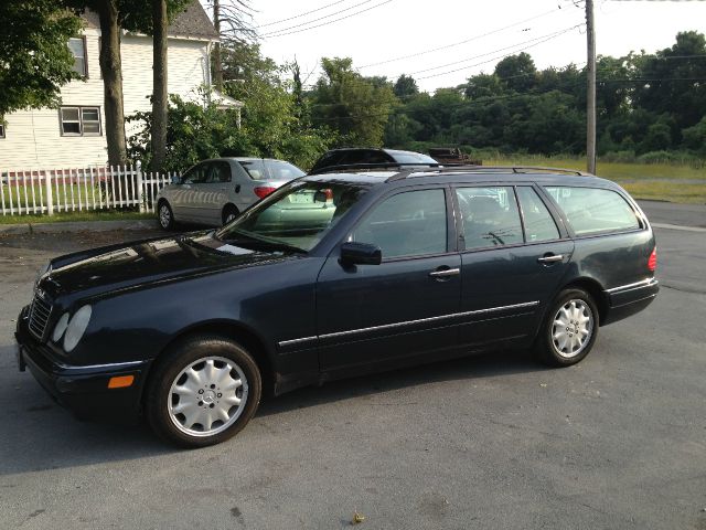 1998 Mercedes-Benz E-Class Doublecab V8