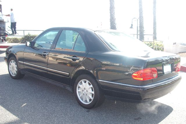 1999 Mercedes-Benz E-Class SXT