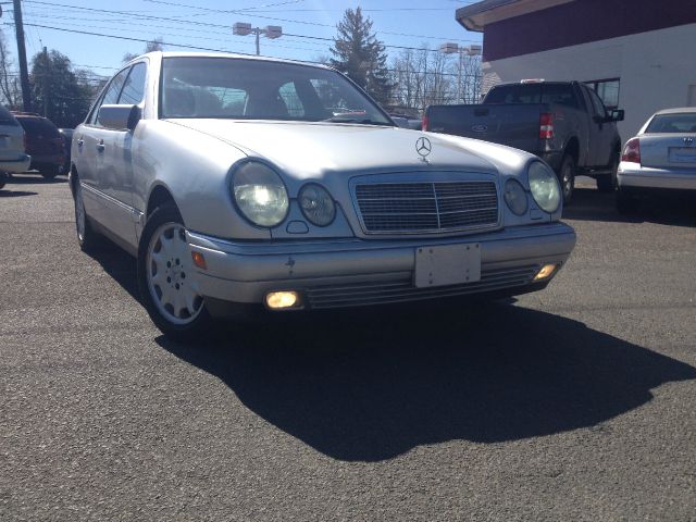 1999 Mercedes-Benz E-Class SXT