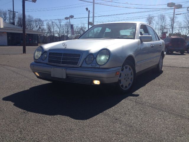 1999 Mercedes-Benz E-Class SXT