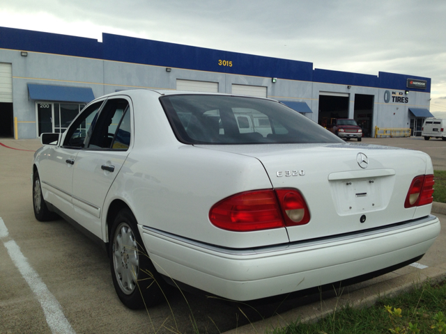 1999 Mercedes-Benz E-Class SXT