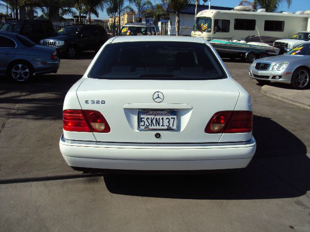 1999 Mercedes-Benz E-Class SXT