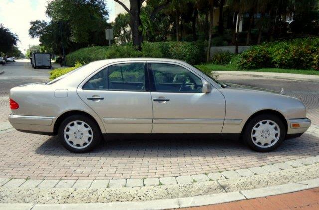 1999 Mercedes-Benz E-Class SXT