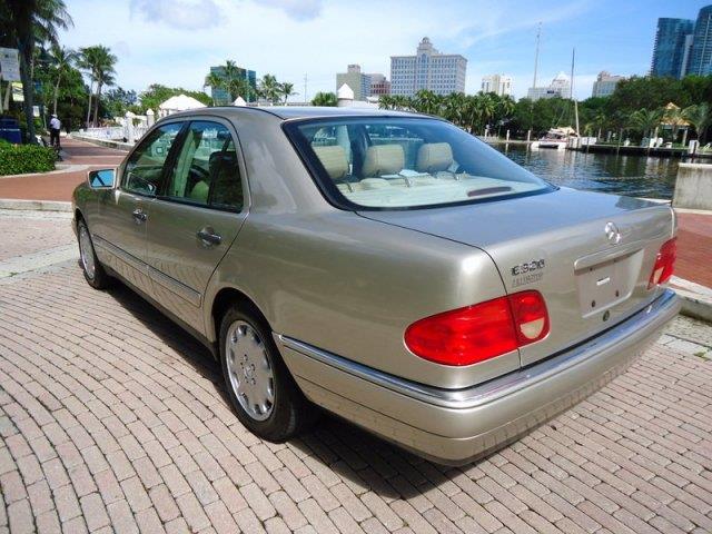 1999 Mercedes-Benz E-Class SXT