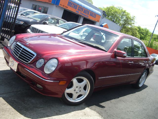 2000 Mercedes-Benz E-Class SXT