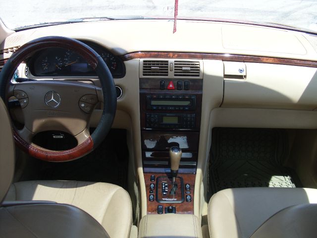 2000 Mercedes-Benz E-Class SXT