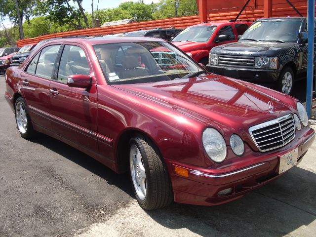 2000 Mercedes-Benz E-Class SXT