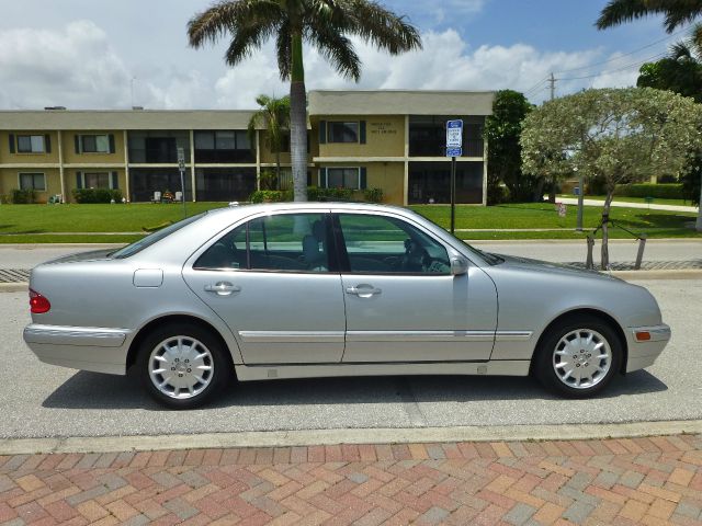 2000 Mercedes-Benz E-Class SXT