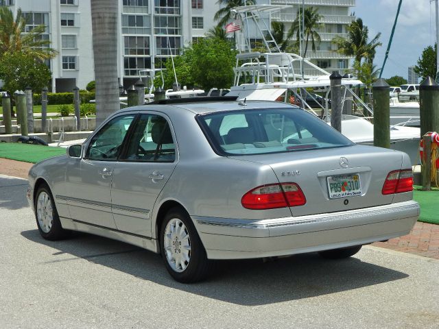 2000 Mercedes-Benz E-Class SXT