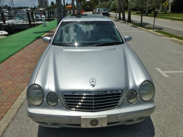 2000 Mercedes-Benz E-Class SXT