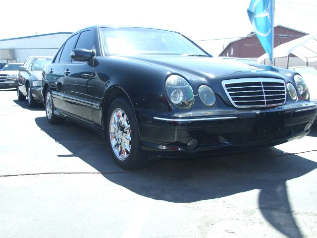 2000 Mercedes-Benz E-Class Scion XB