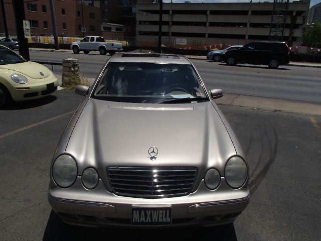 2000 Mercedes-Benz E-Class SXT