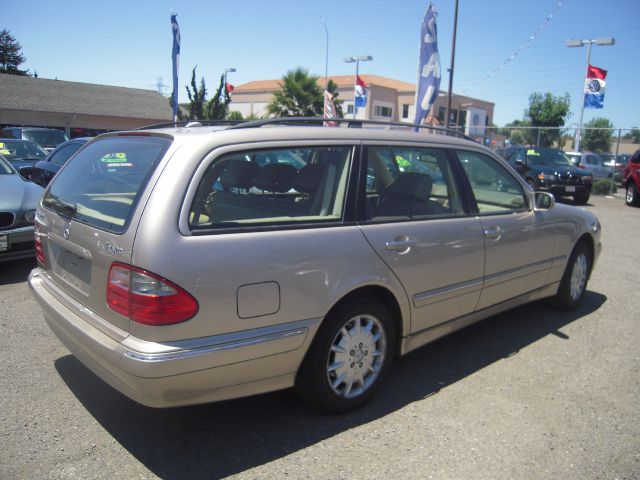 2000 Mercedes-Benz E-Class SXT