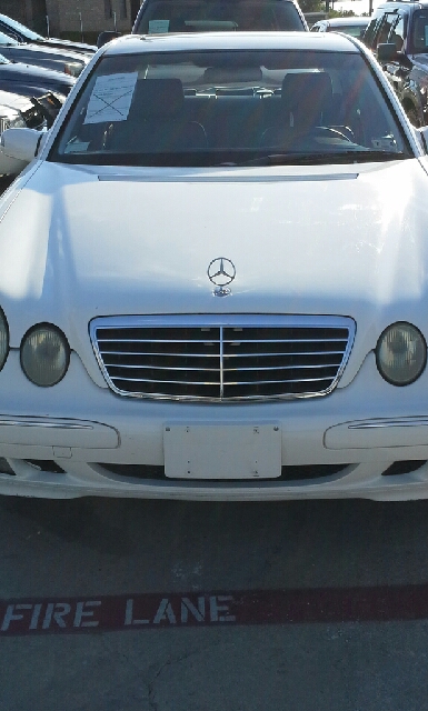 2000 Mercedes-Benz E-Class SXT